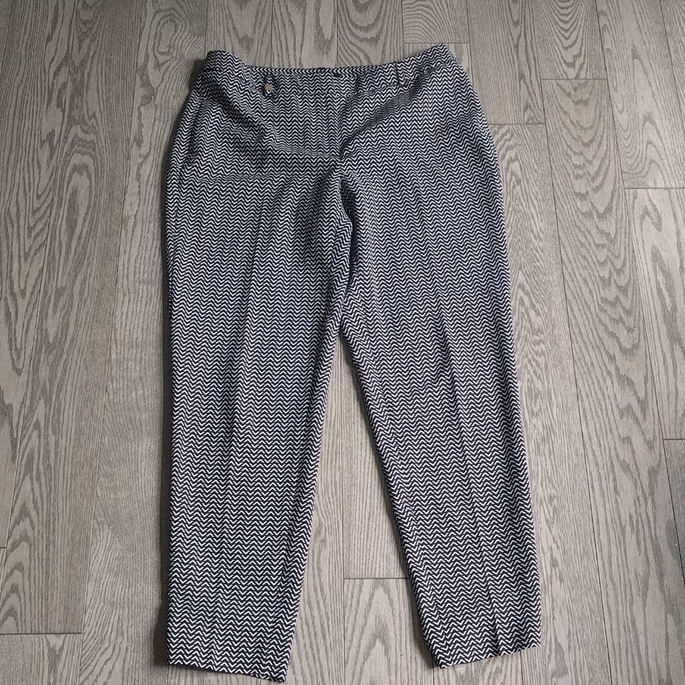 🌸 Beautiful pants by White House Black market